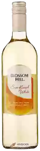 Bodega Blossom Hill - Sun-Kissed White